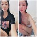 温柔极品美女，笑起来甜美，没穿内裤翘起屁股特写，手指后入