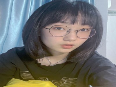 眼镜美臀学生[18P] 